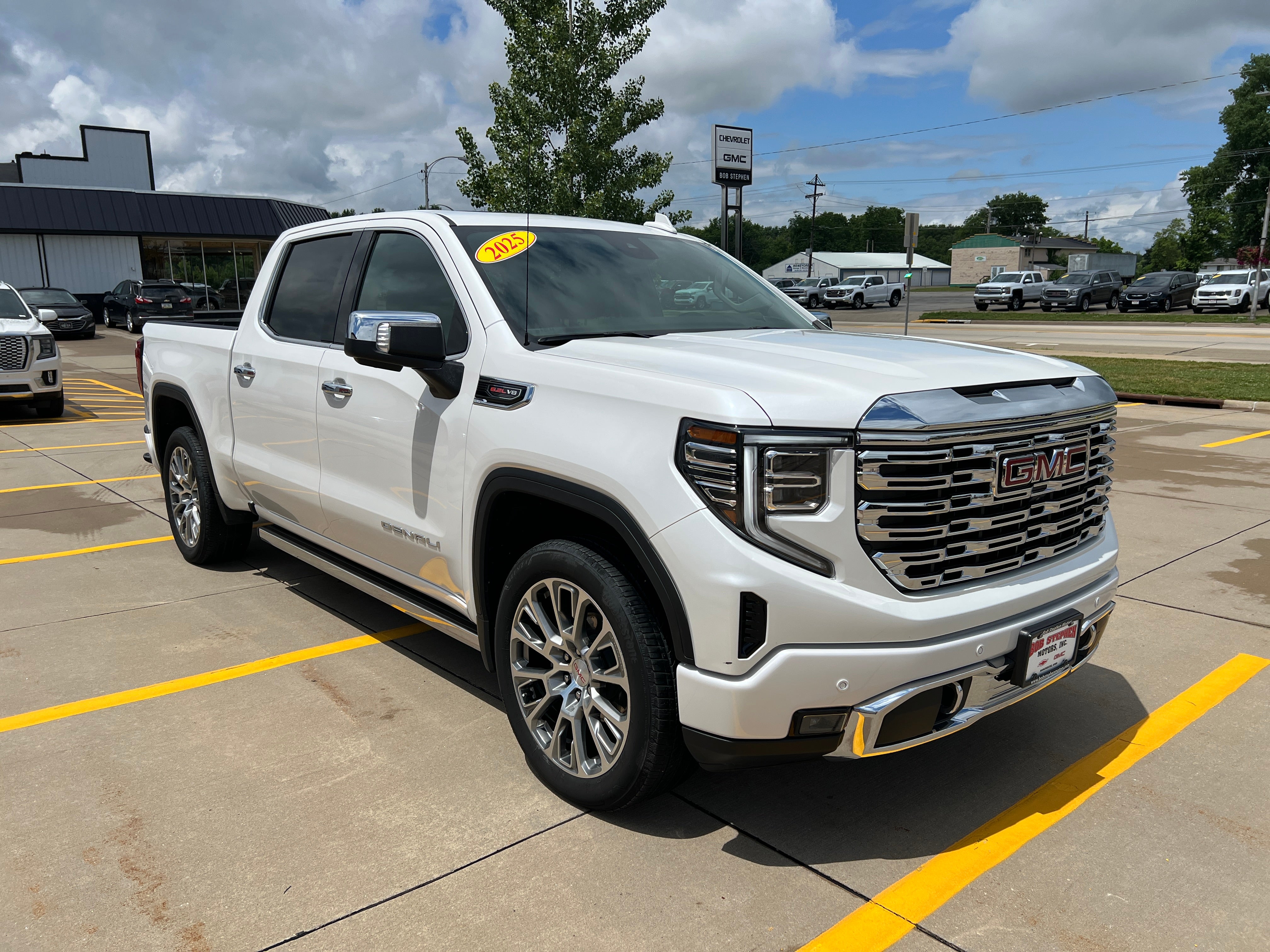 2025 GMC Sierra 1500 — interior view