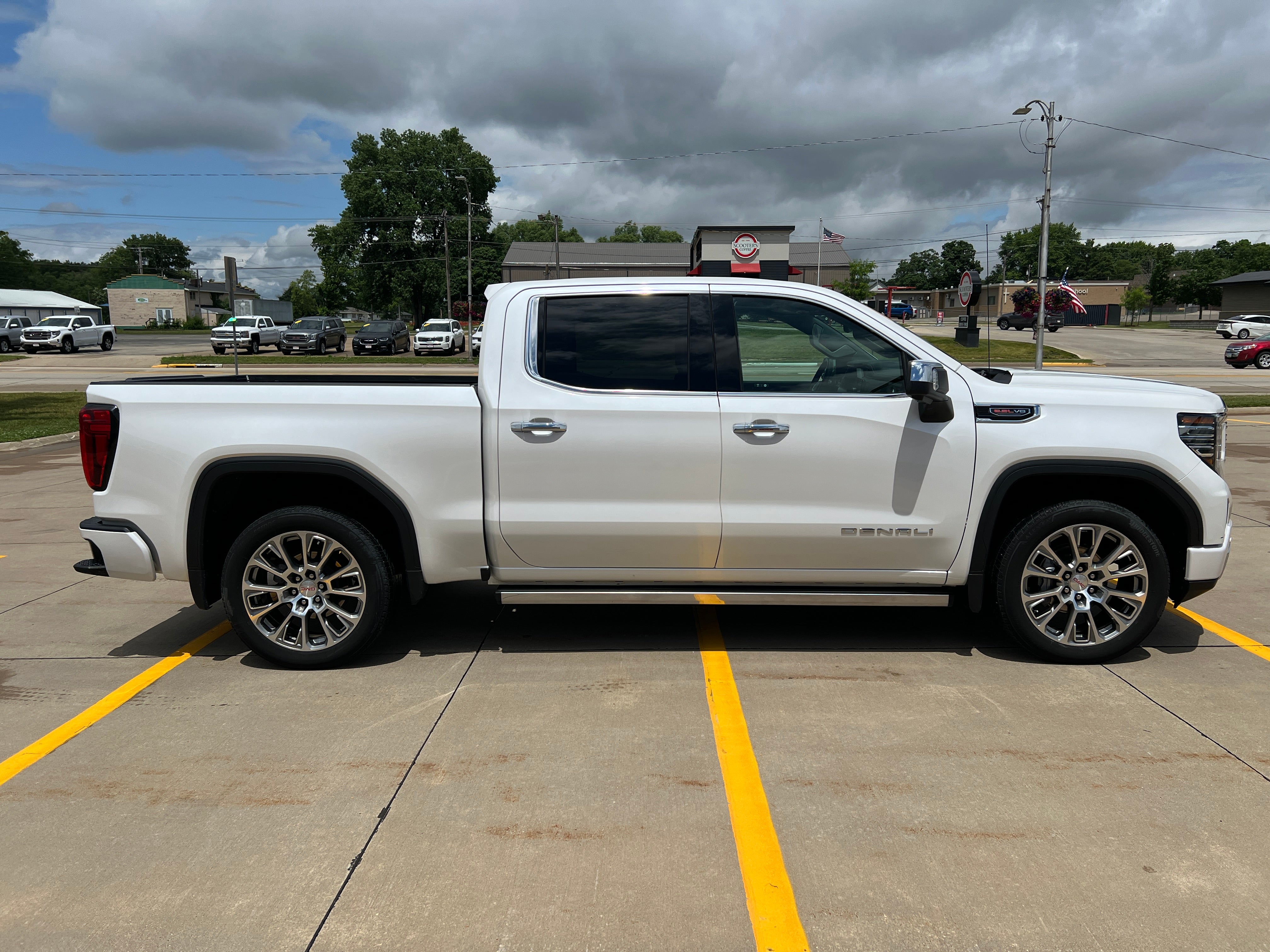 2025 GMC Sierra 1500 — detail view